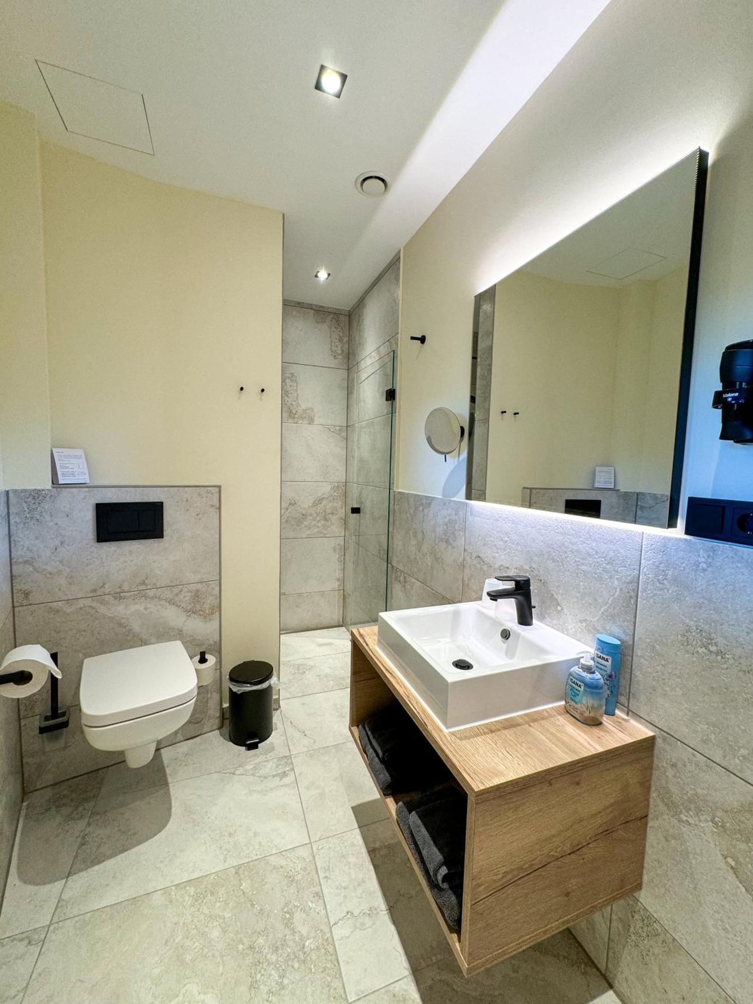 הארן Veenland Hotel מראה חיצוני תמונה