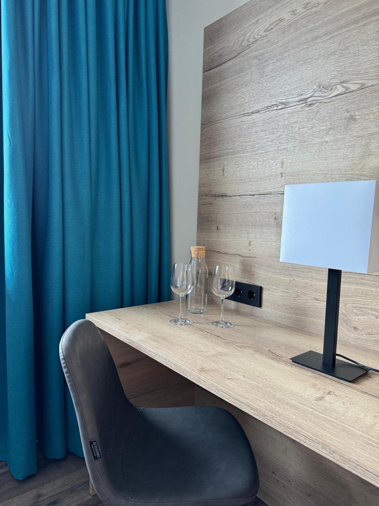 הארן Veenland Hotel מראה חיצוני תמונה